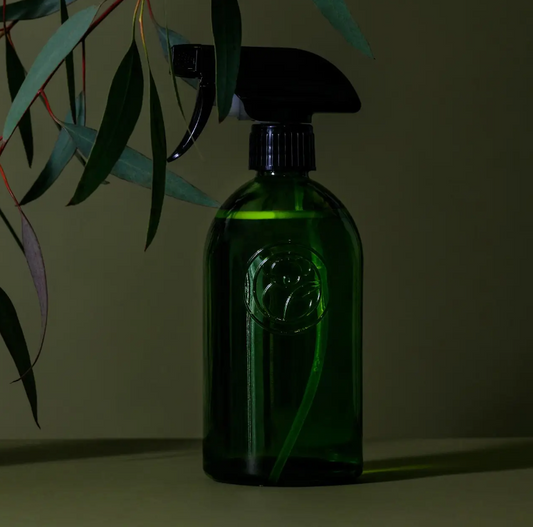 Apothecary glass bottle spray trigger